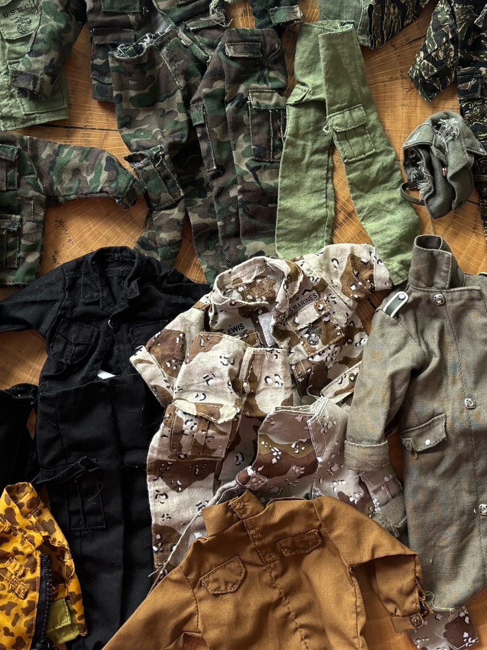 Vintage Hasbro GI JOE Clothes Lot 70+ pcs., Uniforms and Separates